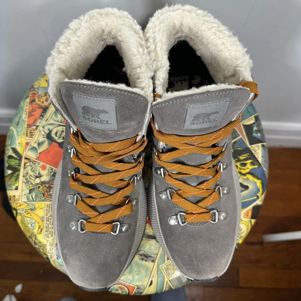 Sorel Out N About III Conquest Boots Womens 9.5 Grey Excellent Waterproof Suede